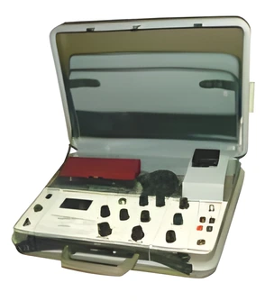 Portable Soil and Water Analysis Kit (Microprocessor Based), in a Sentwin product photograph.